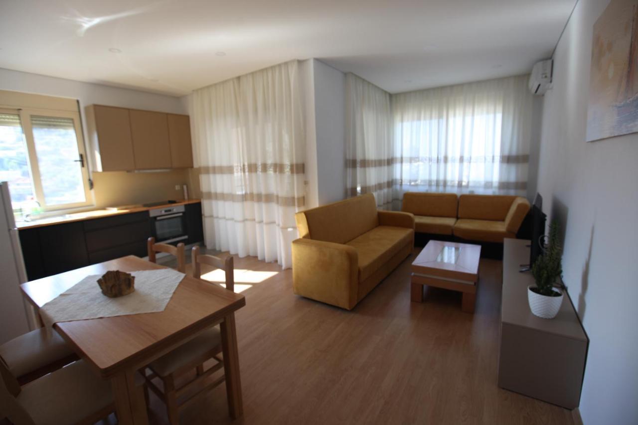 Mane Apartments Sarandë Eksteriør billede