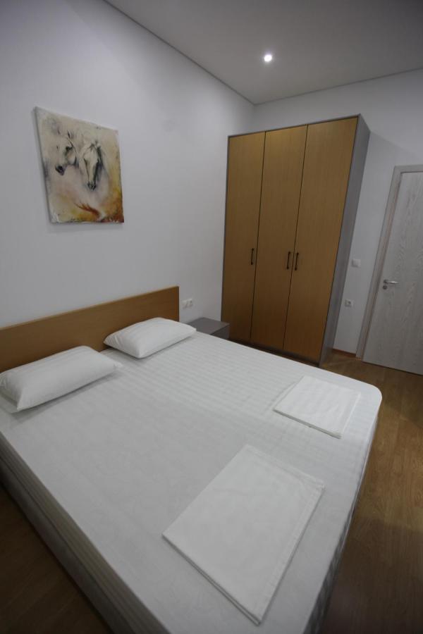 Mane Apartments Sarandë Eksteriør billede