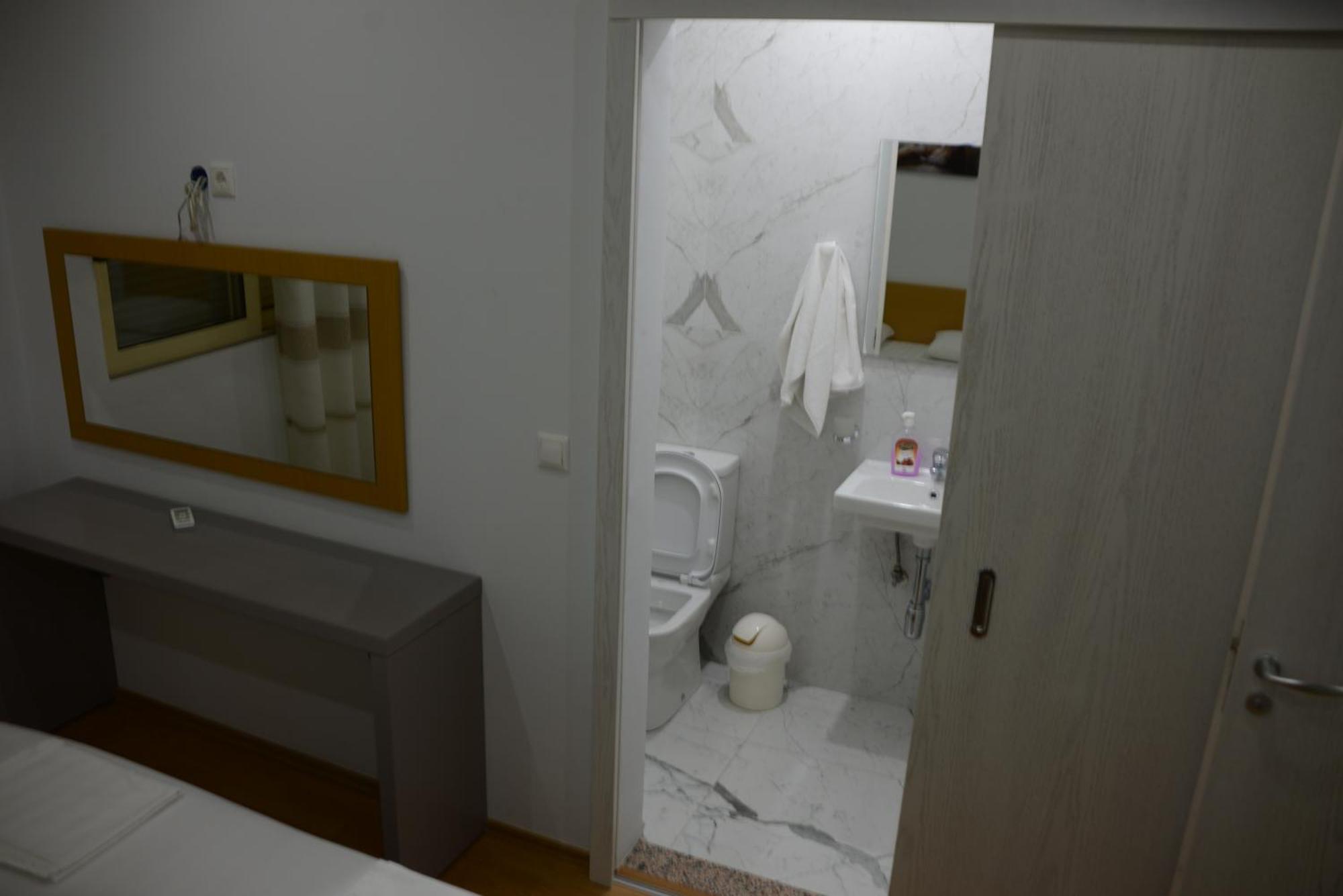 Mane Apartments Sarandë Eksteriør billede